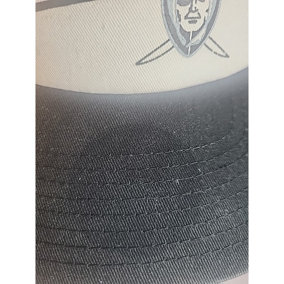 Vintage Style Oakland Raiders Mitchell & Ness Snapback Hat - Picture 4 of 9